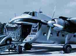 avión con carga y correo